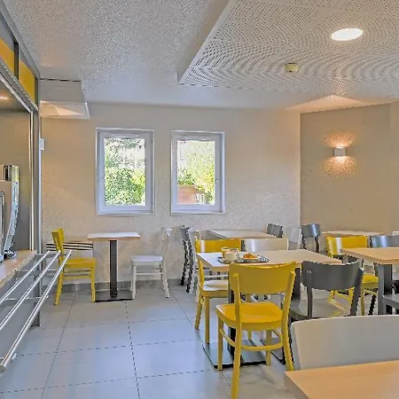 1 Montpellier 2*